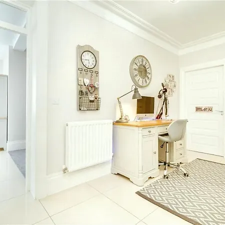 Cool & Colorful Centric Apartment-rubi Appartamento